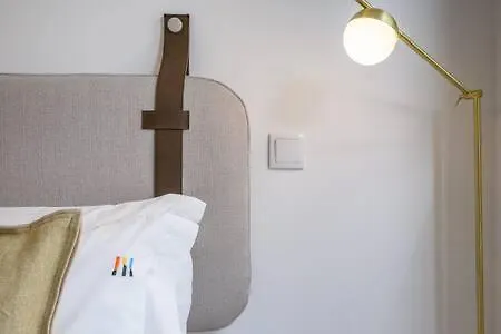 Apartment Liiiving In - Downtown Essence B *