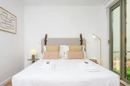 Apartment Liiiving In - Downtown Essence B *