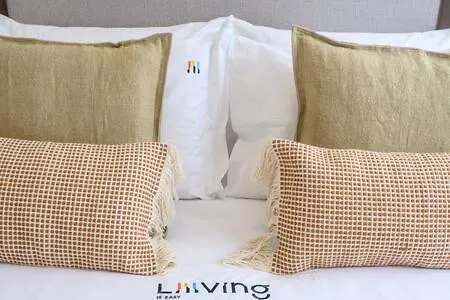 Liiiving In - Downtown Essence B