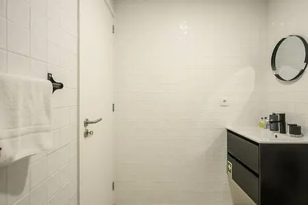 Apartment Liiiving In - Downtown Essence B