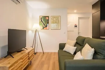 Apartment Liiiving In - Downtown Essence B