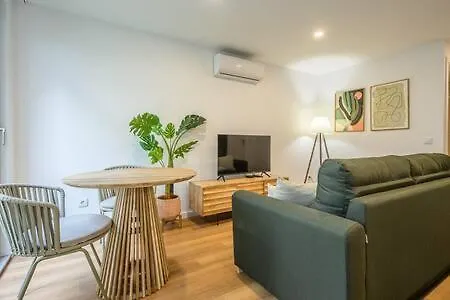 Apartment Liiiving In - Downtown Essence B *